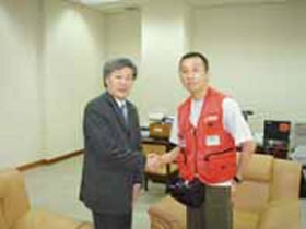 在インドネシア日本大使館渡辺公使と清水医師